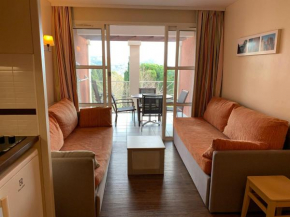 2 Pièces avec Terrasse et Piscine à Saint-Raphaël - FR-1-504-612